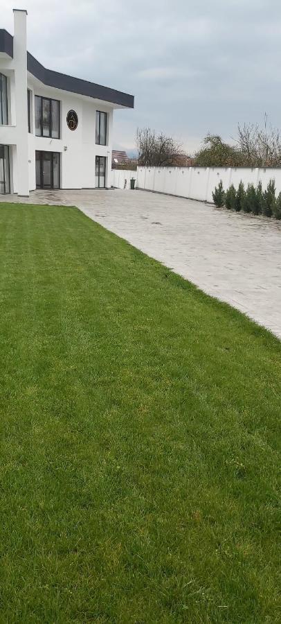 Апартаменти Accent Garden Дева Екстер'єр фото